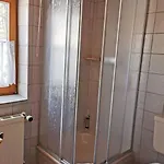 公寓 Mit Komplett Eingerichteter Kuechenzeile Im Wohnraum By Interhome *